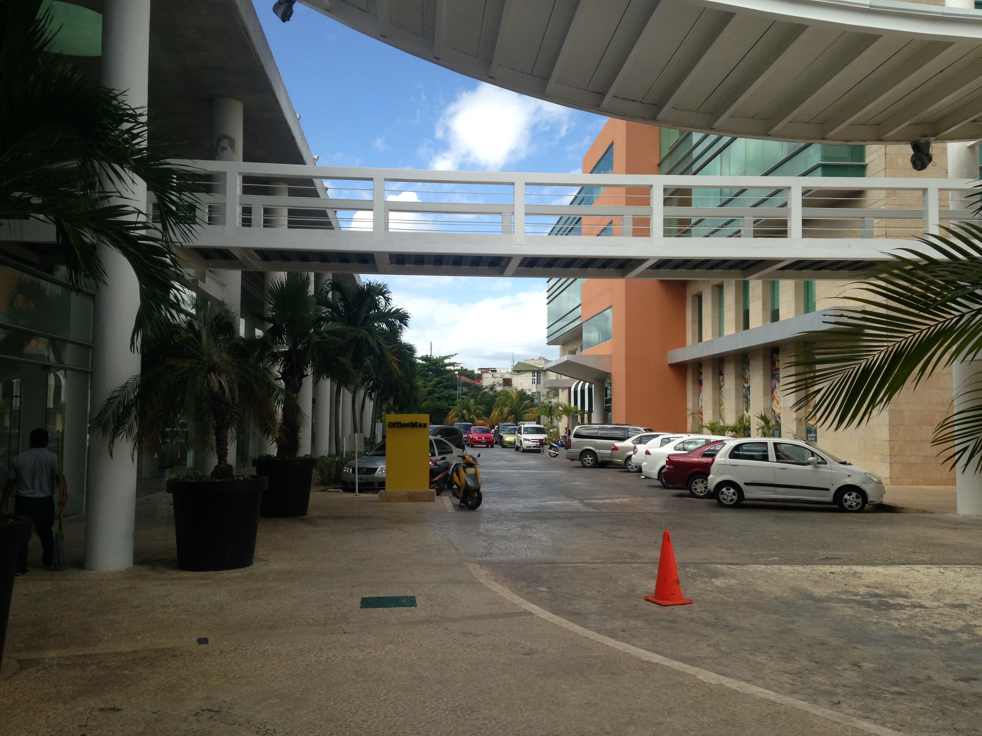 Local Comercial en renta en Plaza Nayandei – Cancun Centro
